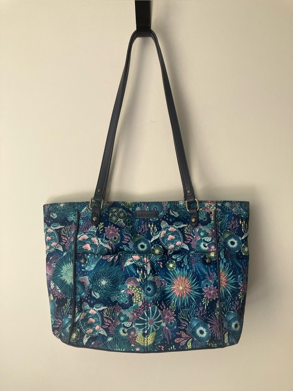 Sakroots Metro Tote Bag with Zipper Closure Ocean Sea Turtle Print